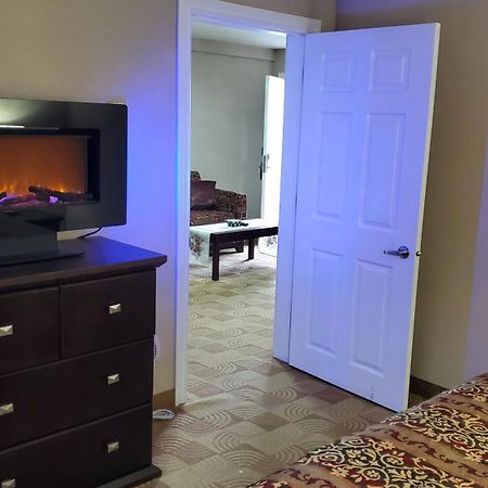 Shoreside Inn & Suites Wabamun 部屋 写真