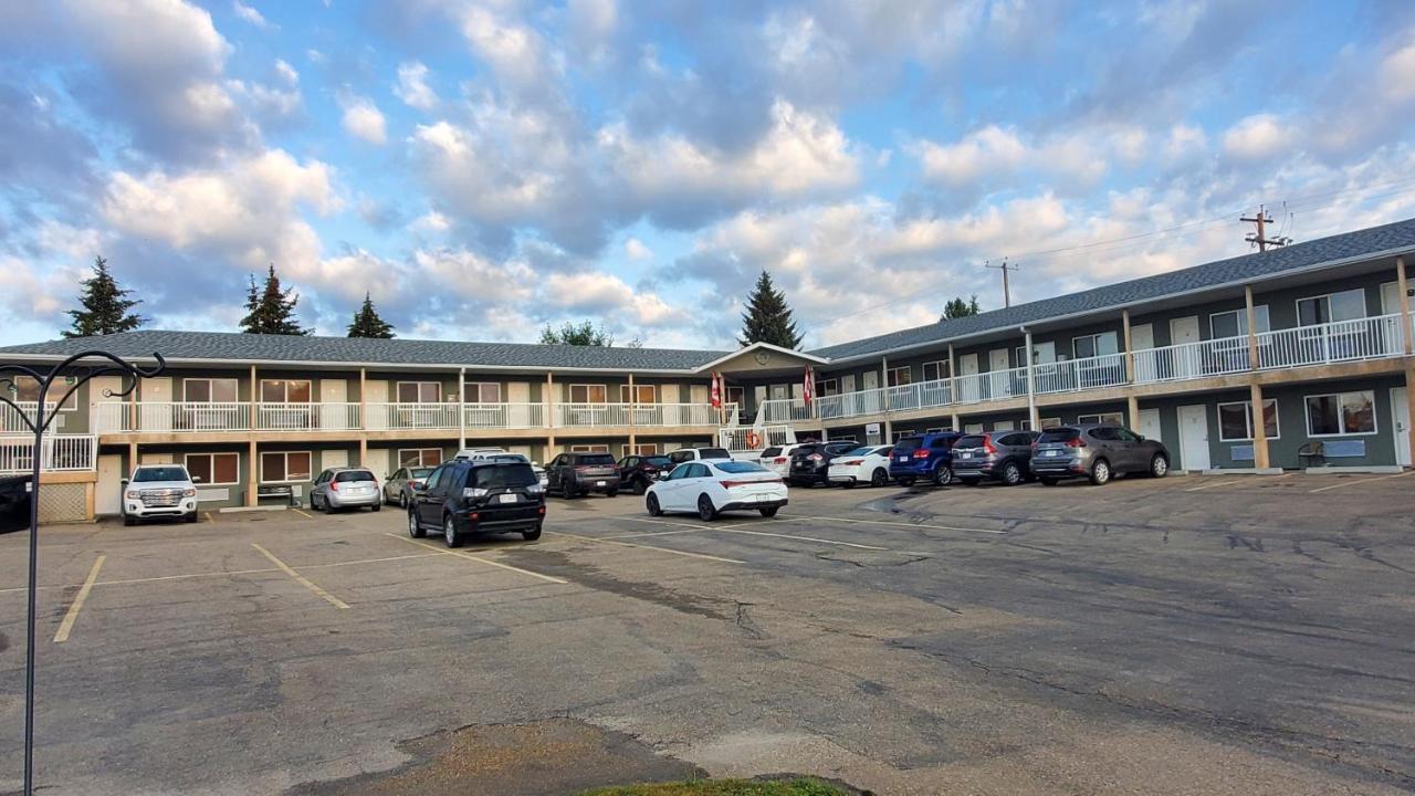 Shoreside Inn & Suites Wabamun エクステリア 写真