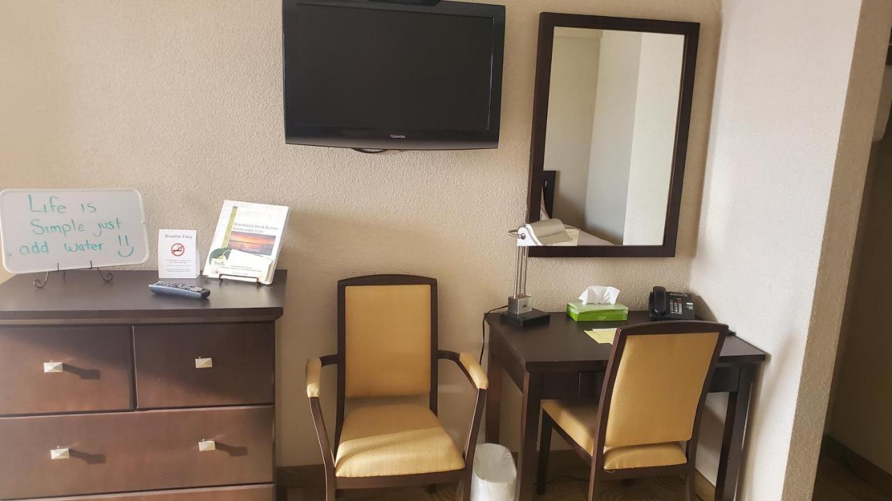 Shoreside Inn & Suites Wabamun エクステリア 写真