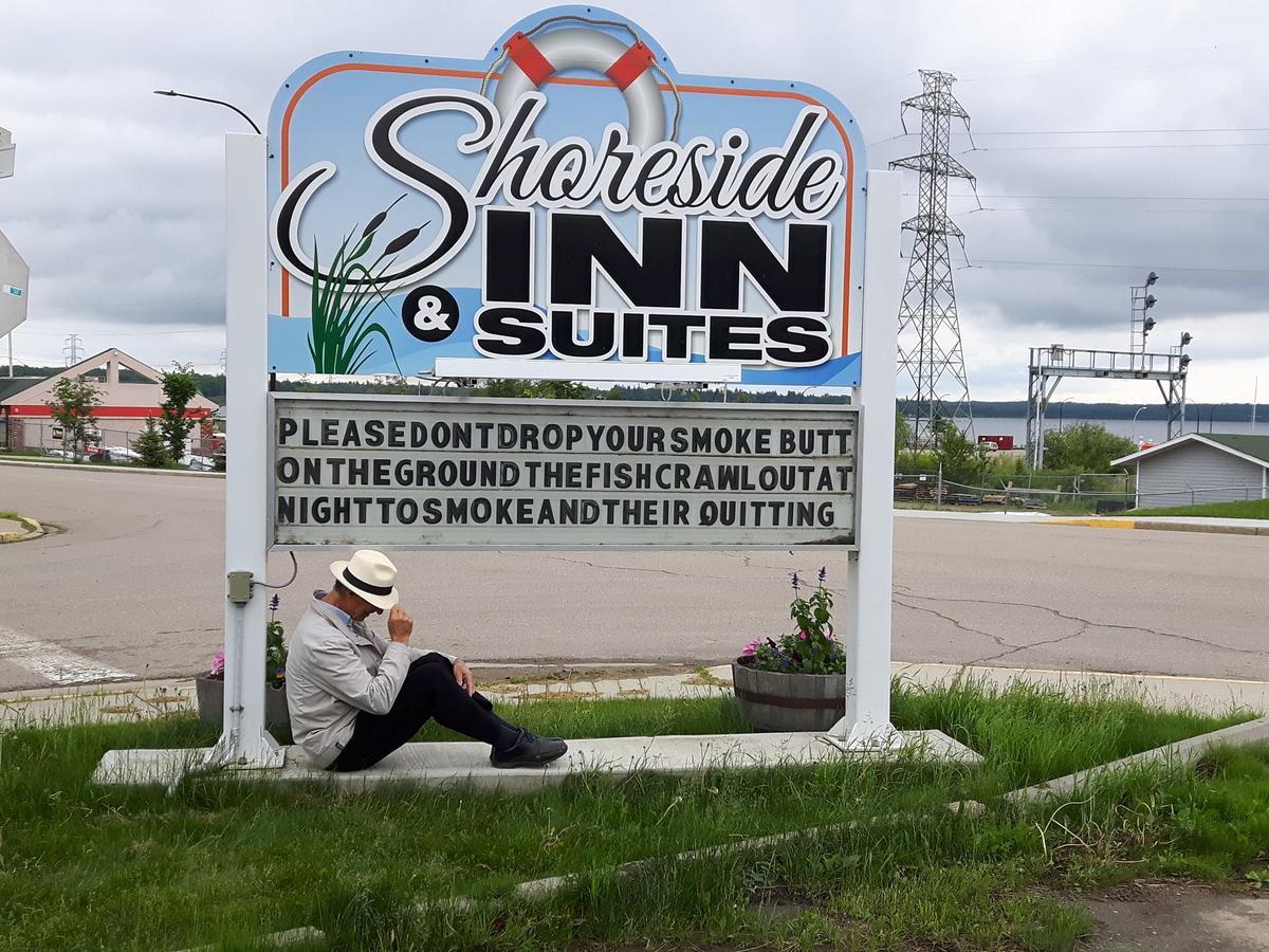 Shoreside Inn & Suites Wabamun エクステリア 写真