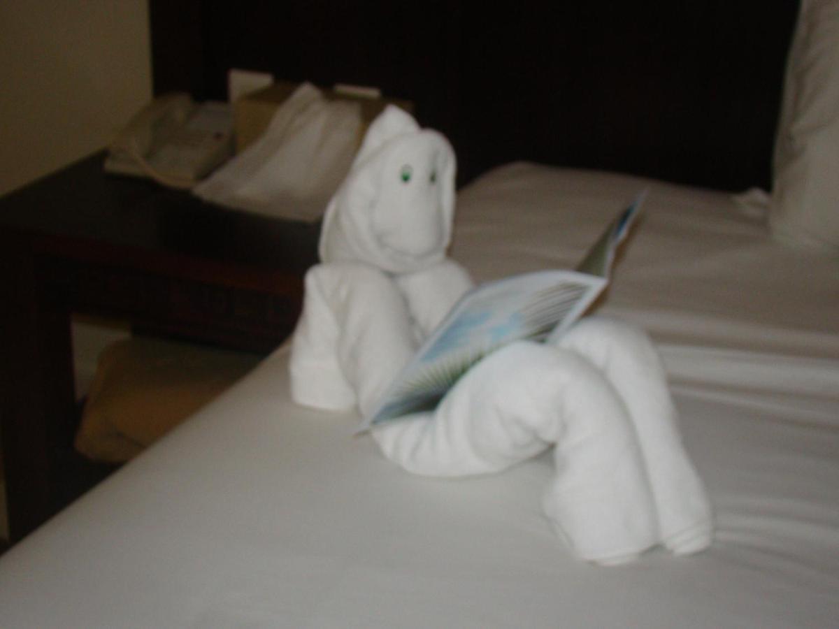 Shoreside Inn & Suites Wabamun エクステリア 写真